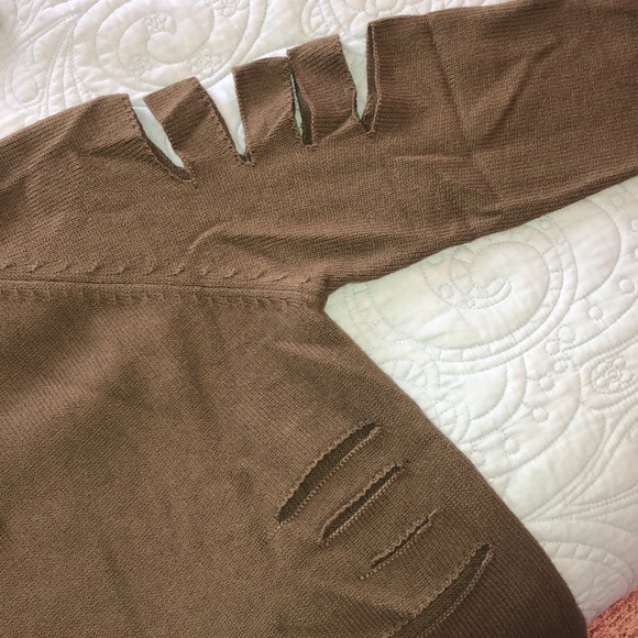 Lola x LF Army Green Cut Out Hooded Sweater - Picture 3 of 3